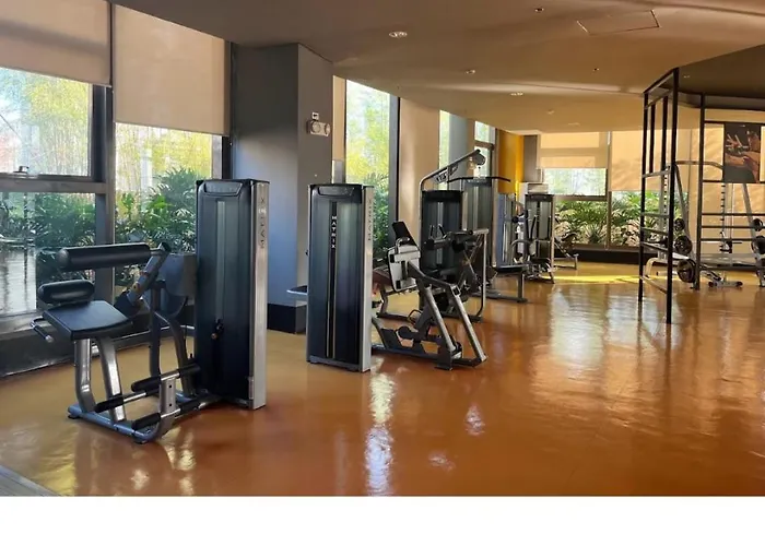 Bay Sunset In Pasay With Balcony,pool, Fast Wifi Near Naia Airport , Moa, Picc, Us Embassy
