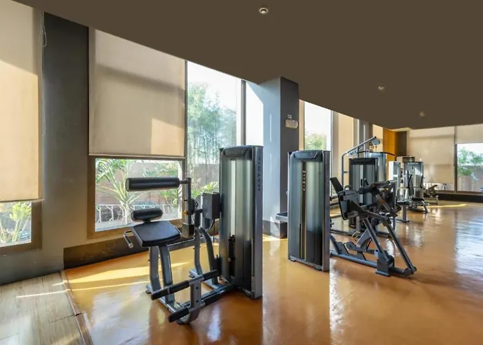 Apartment Bay Sunset In Pasay With Balcony,pool, Fast Wifi Near Naia Airport , Moa, Picc, Us Embassy *