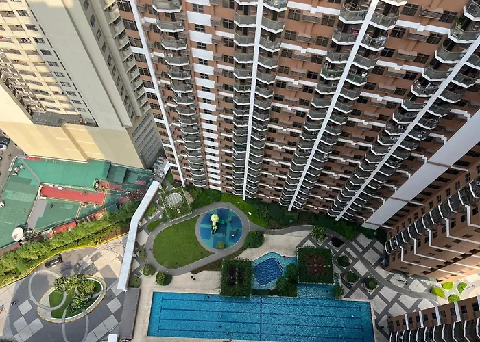 Bay Sunset In Pasay With Balcony,pool, Fast Wifi Near Naia Airport , Moa, Picc, Us Embassy *