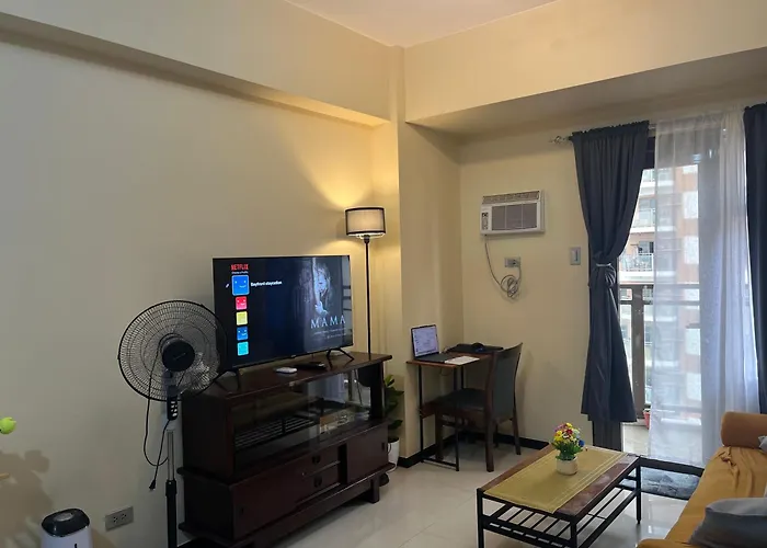 Bay Sunset In Pasay With Balcony,pool, Fast Wifi Near Naia Airport , Moa, Picc, Us Embassy Apartment *