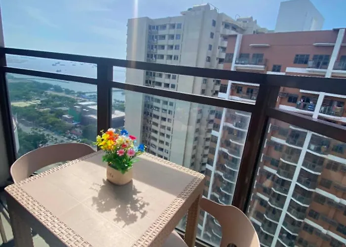 Bay Sunset In Pasay With Balcony,pool, Fast Wifi Near Naia Airport , Moa, Picc, Us Embassy