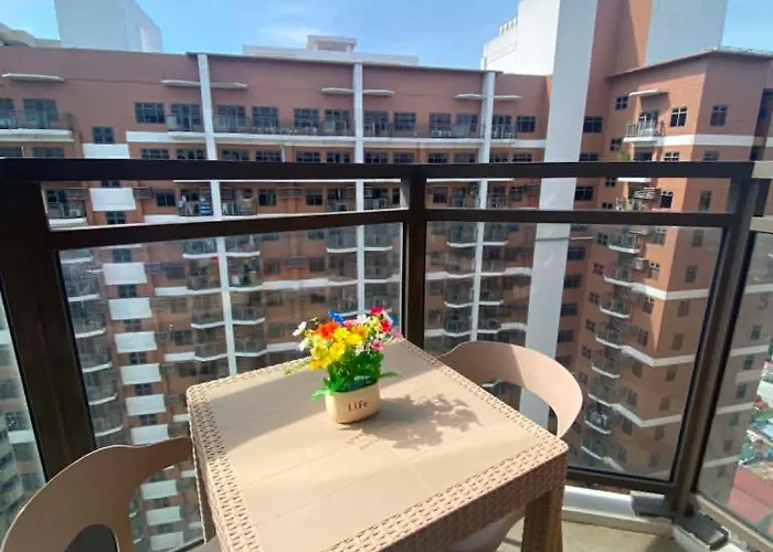Bay Sunset In Pasay With Balcony,pool, Fast Wifi Near Naia Airport , Moa, Picc, Us Embassy *